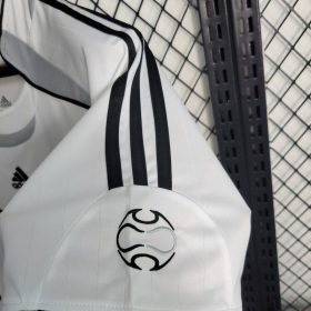 Retro Real Madrid 2006/07 Home Jersey - Image 6