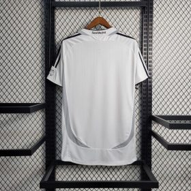 Retro Real Madrid 2006/07 Home Jersey - Image 3
