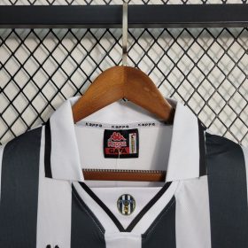Retro Juventus 1995/96 Home Jersey - Image 8