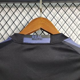 Retro Real Madrid 2016/17 Third Jersey - Image 8
