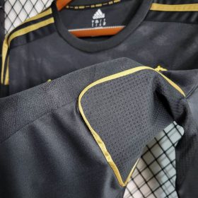 Retro Real Madrid 2011/12 Away Long Sleeve Jersey - Image 4