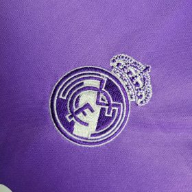 Real Madrid 2016/17 Away Kids Kit - Image 3