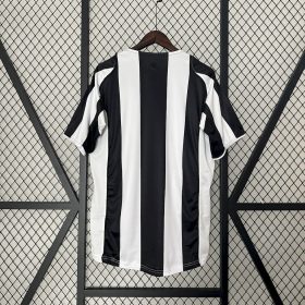 Retro Juventus 2004/05 Home Jersey - Image 2