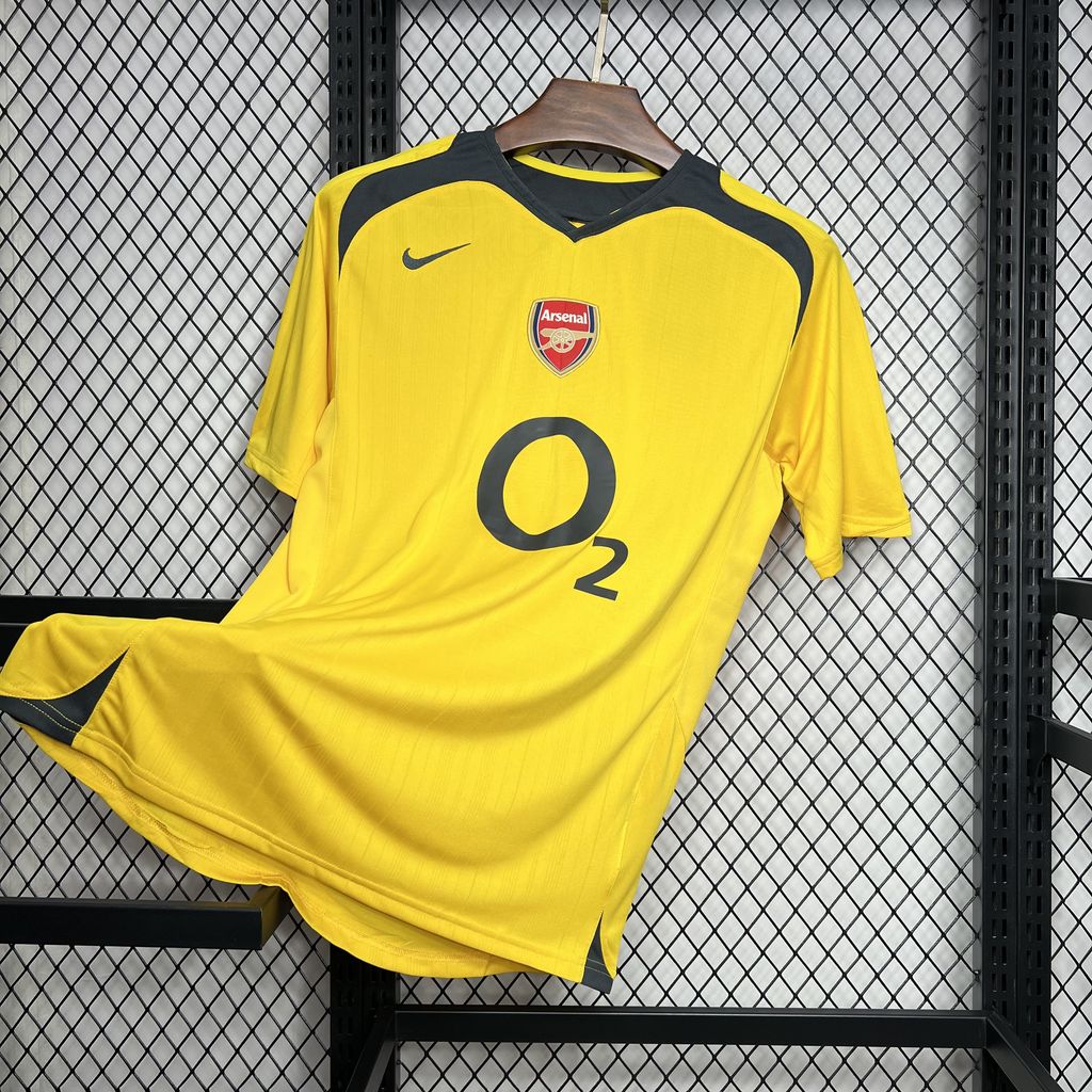 202407202056287.jpg Retro Arsenal 2005/06 Away Jersey - Image 1