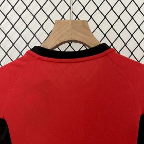 Retro Manchester United 2002/04 Home Kids Kit - Image 5
