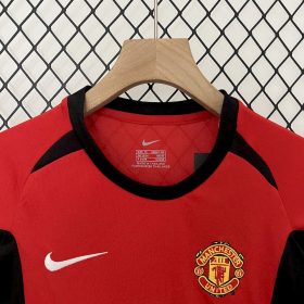 Retro Manchester United 2002/04 Home Kids Kit - Image 4