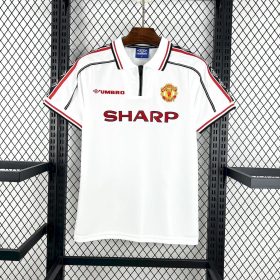 Retro Manchester United 1998/99 White Jersey - Image 4
