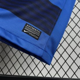 Retro Manchester United 2011/13 Away Jersey - Image 5