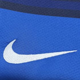 Retro Manchester United 2011/13 Away Jersey - Image 4