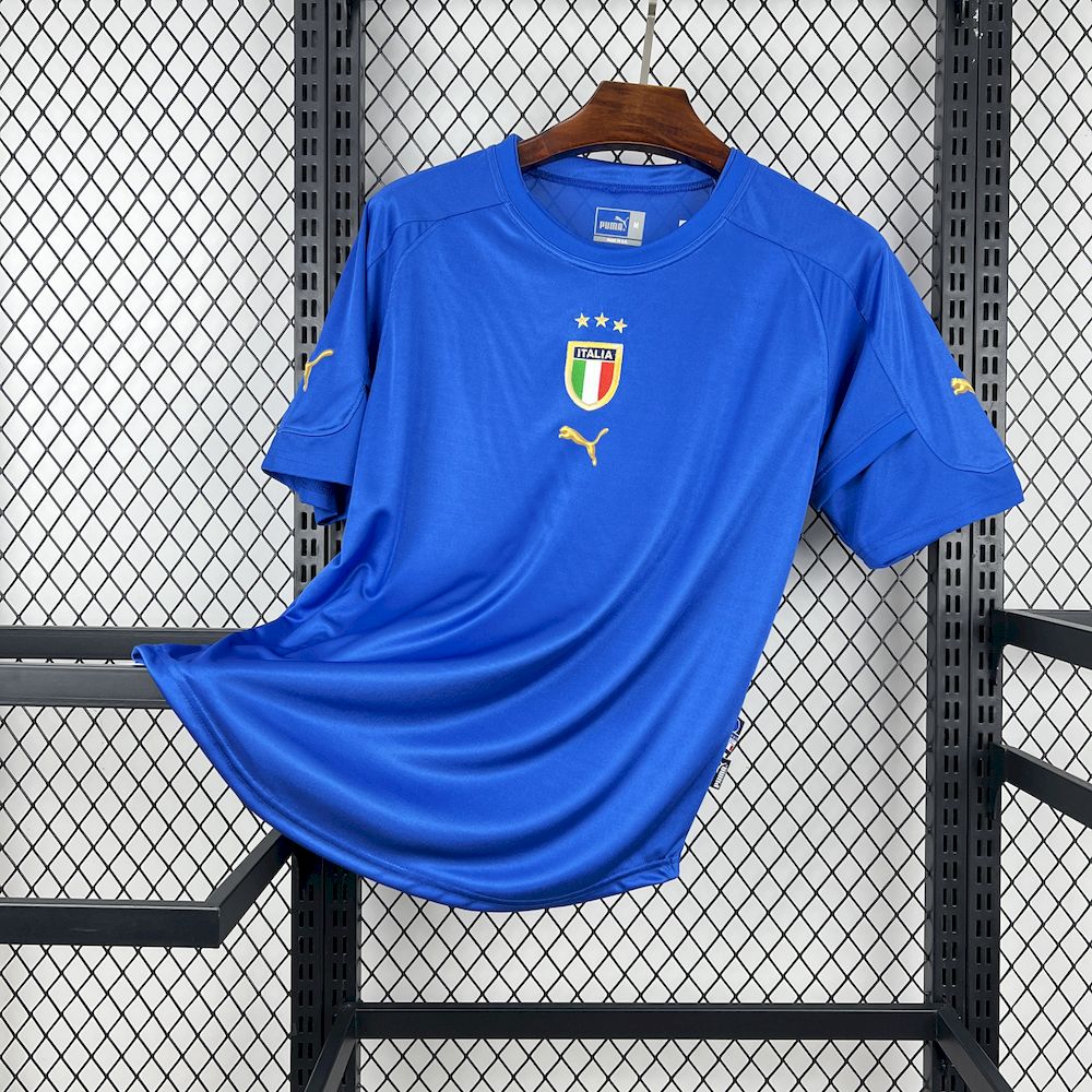 202511071314338.jpg Retro Italy 2004 Home Jersey - Image 1