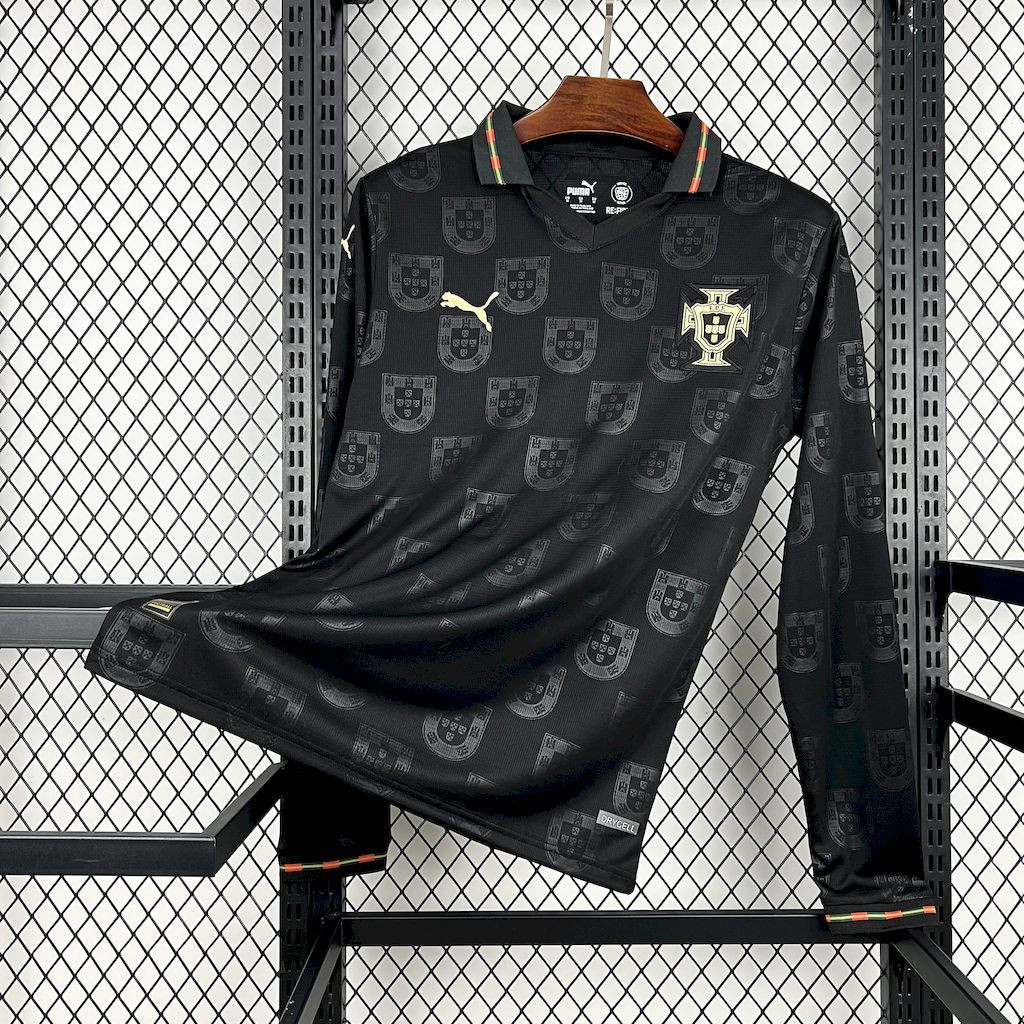2025112913582230.jpg Mens Portugal 2026 Eusebio Special Long Sleeve Jersey - Image 1