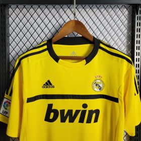 Retro Real Madrid 2011/12 Goalkeeper Jersey - Image 2