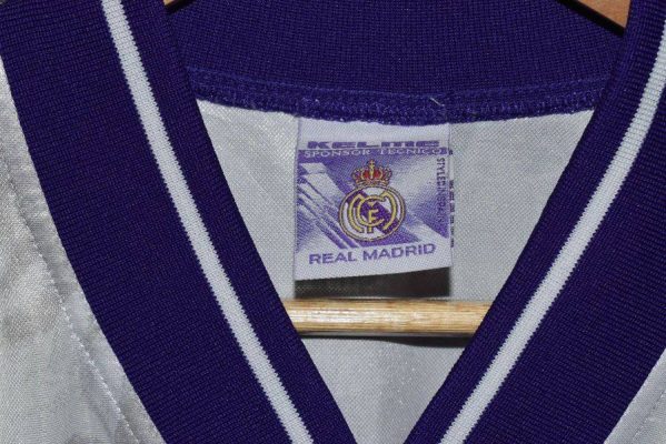 Retro Real Madrid 1996/97 Champions Jersey - Image 2